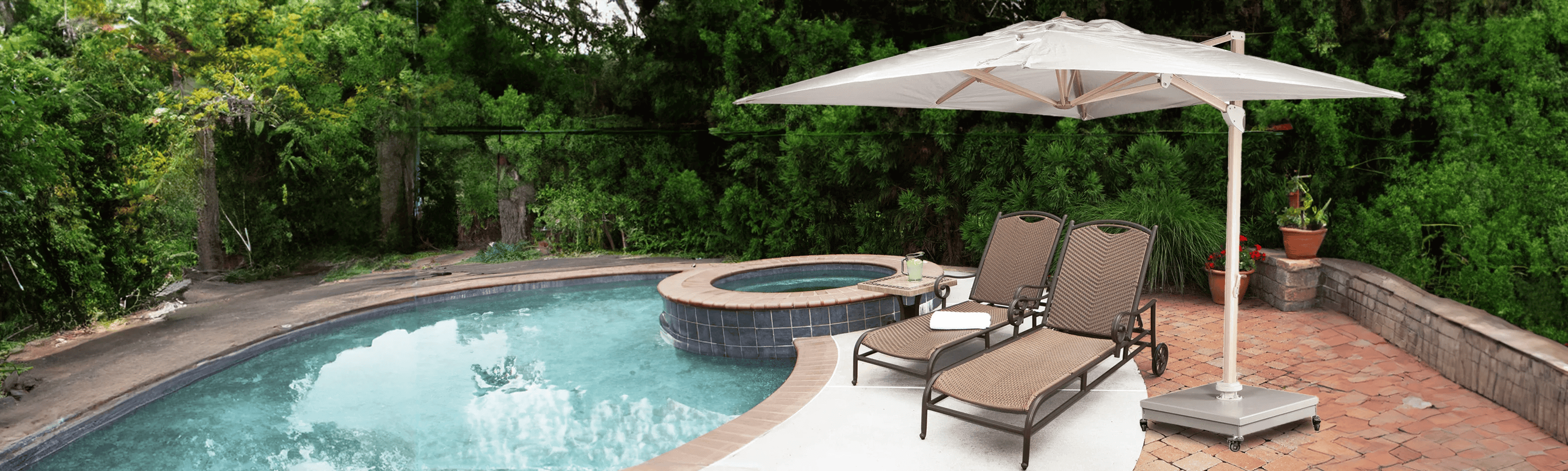 Cantilever Umbrella Image