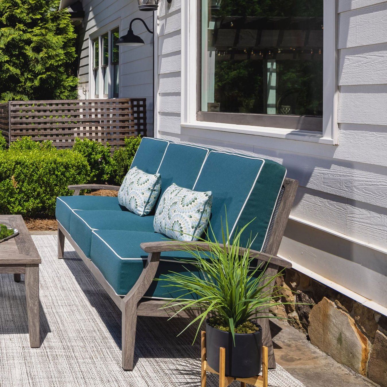 Lloyd Flanders Frontier Sofa