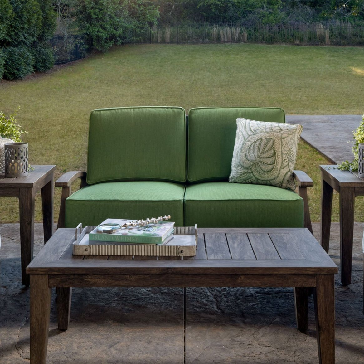 Lloyd Flanders Frontier Loveseat