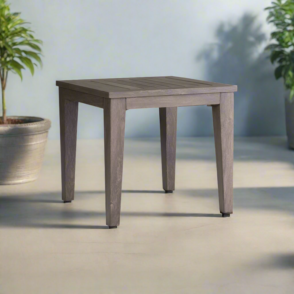 Lloyd Flanders Frontier 24" End Table