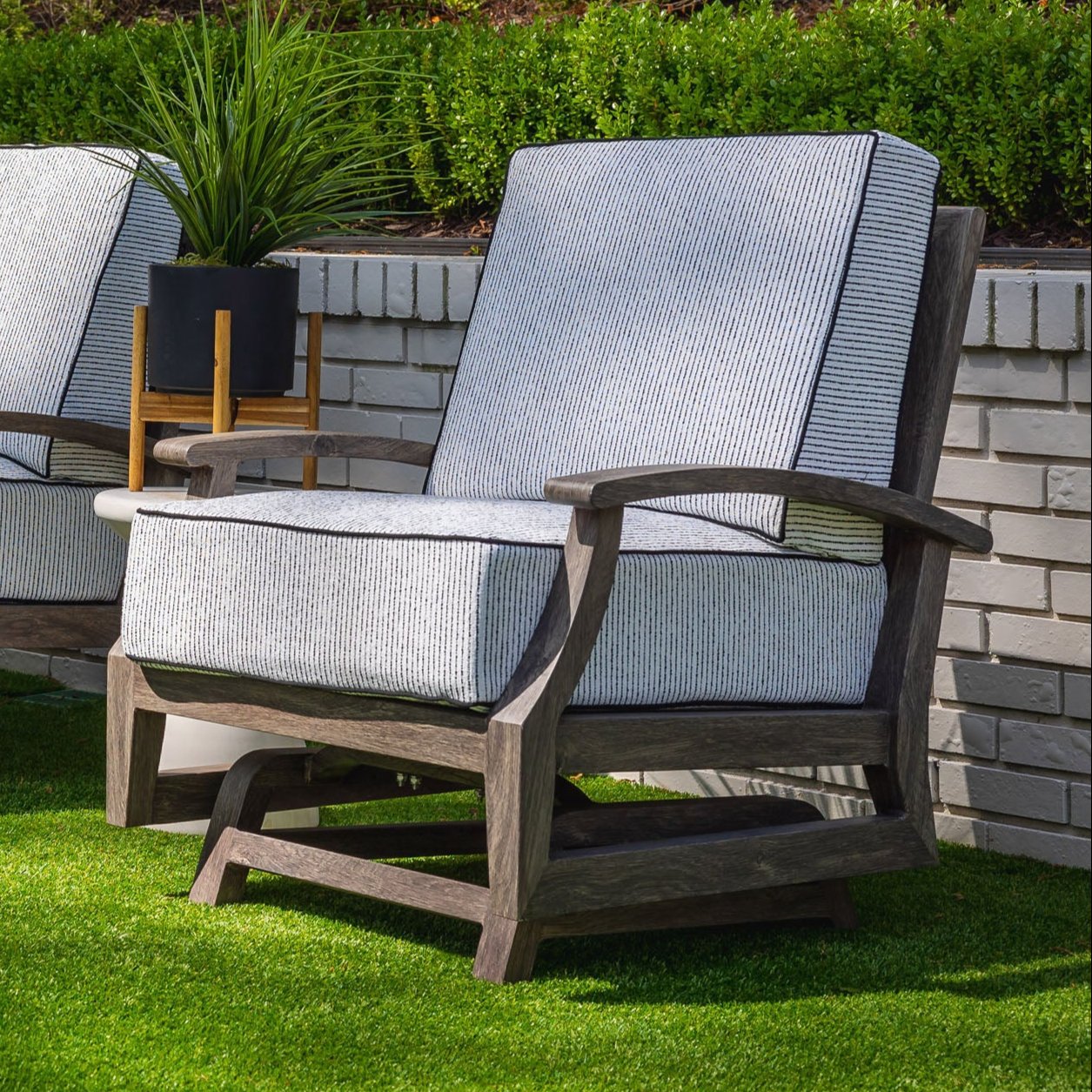 Lloyd Flanders Frontier Spring Rocker