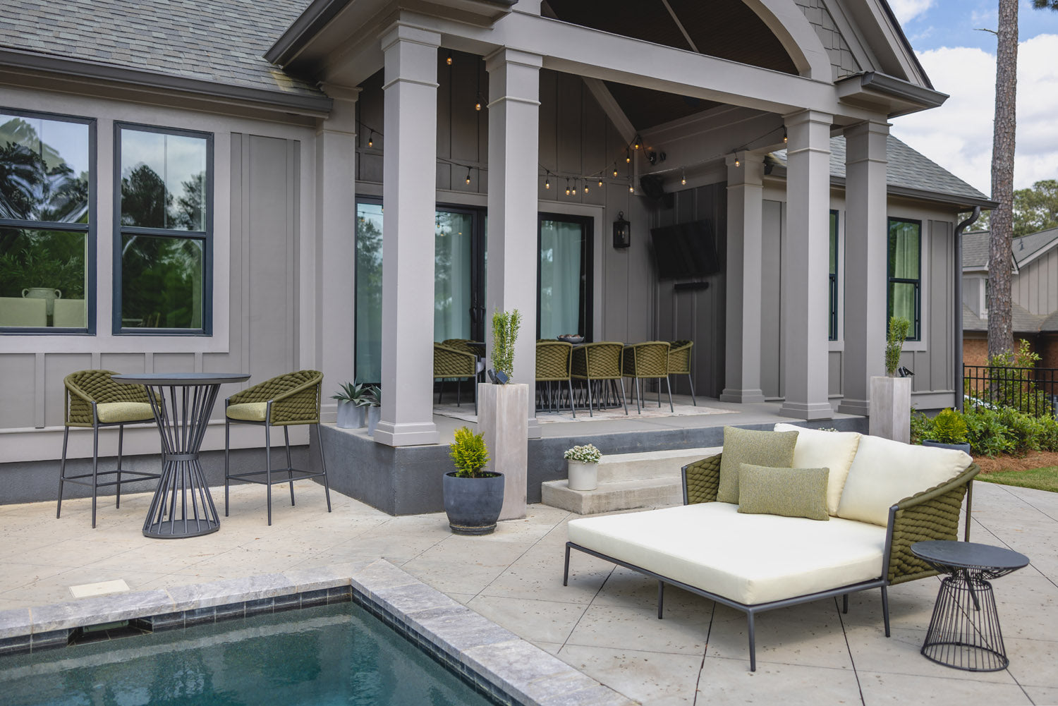 Lloyd Flanders Escape Aluminum Daybed