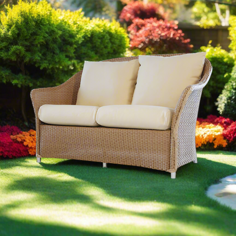 Lloyd Flanders Weekend Retreat Wicker Loveseat