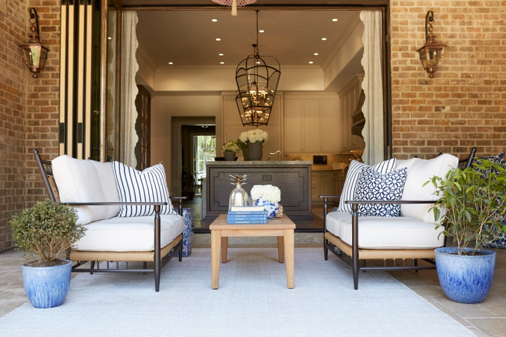 Lloyd Flanders Low Country Woven Vinyl Loveseat