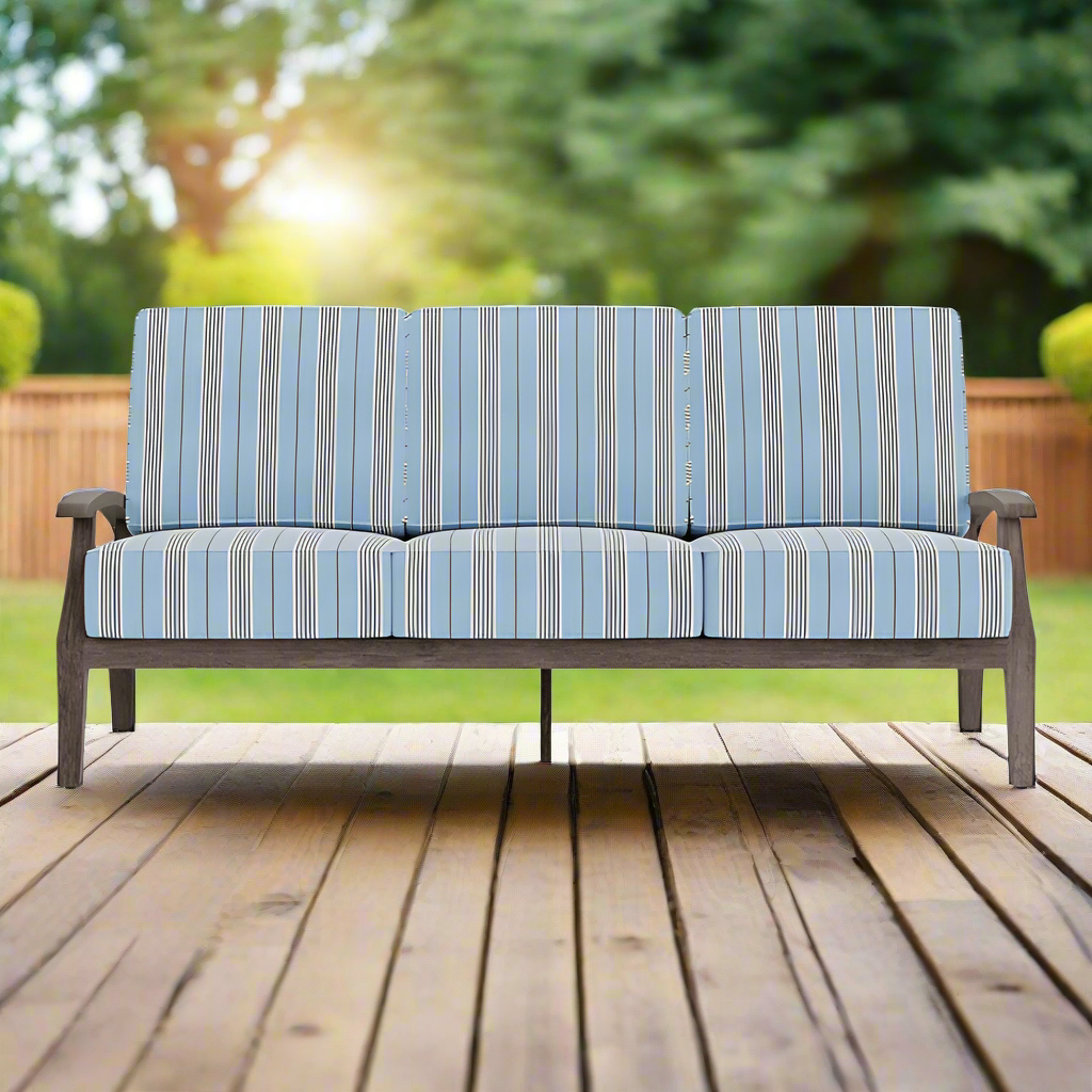 Lloyd Flanders Frontier Sofa