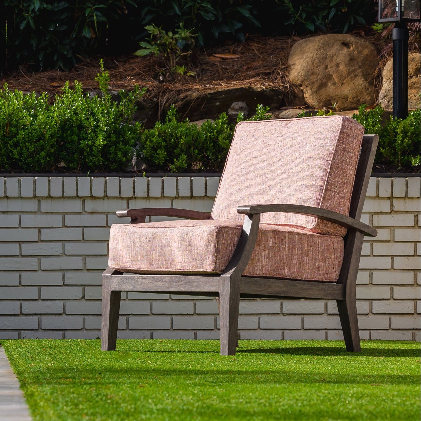 Lloyd Flanders Frontier Lounge Chair