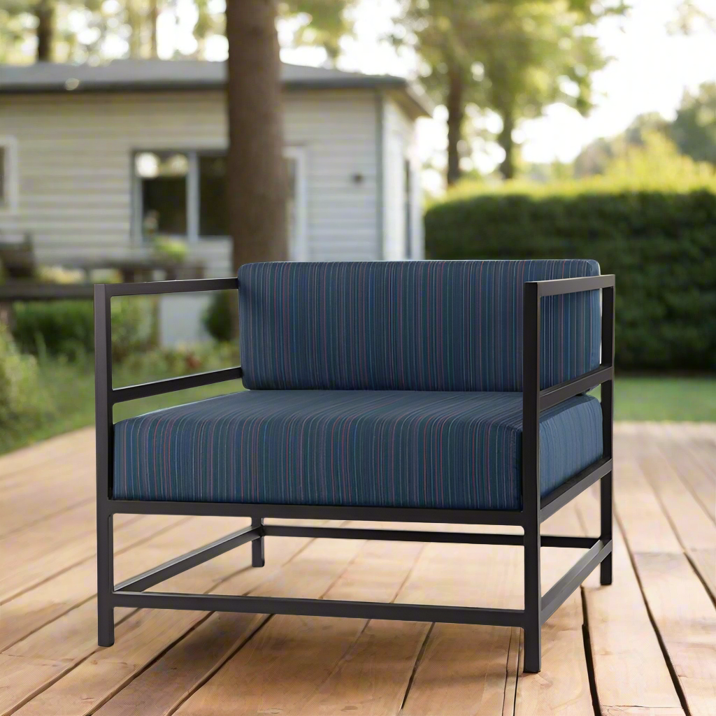 DecoScape Delano Club Chair