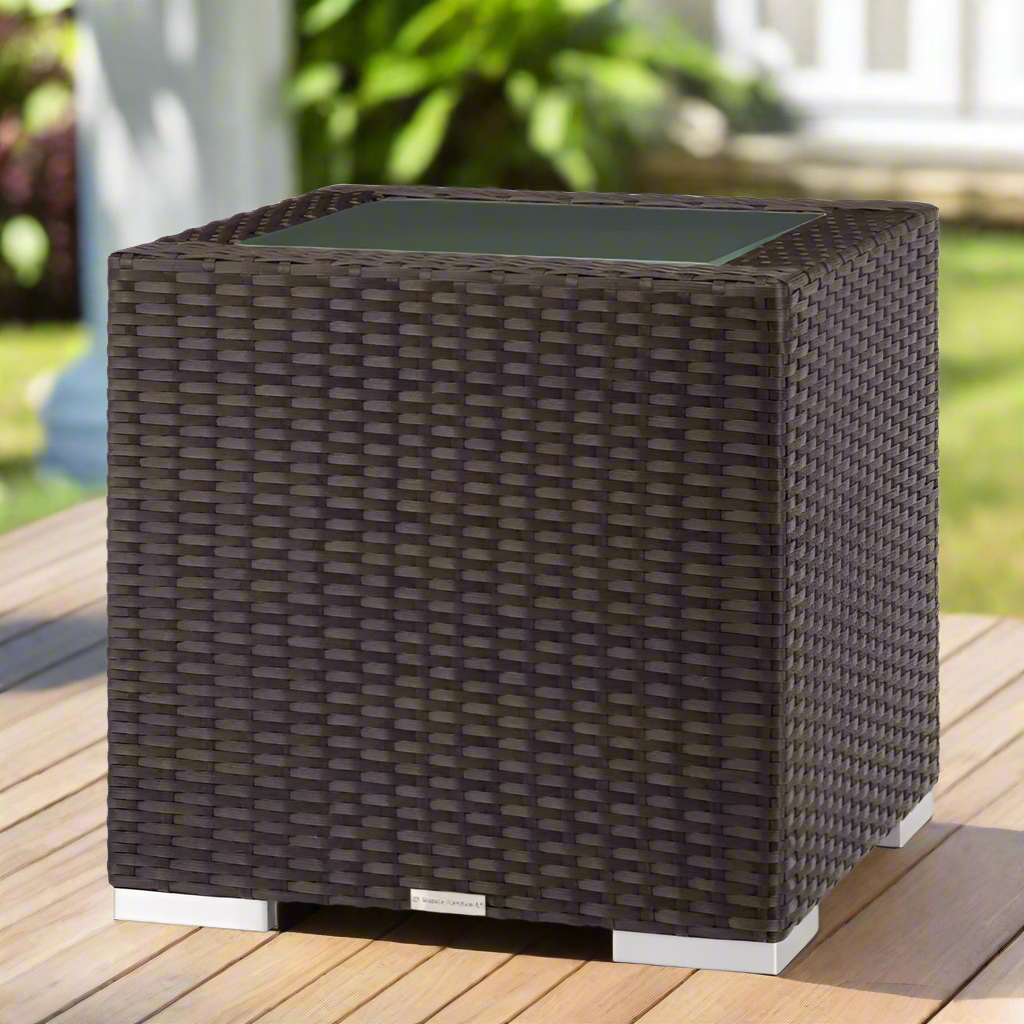 DecoScape Lucaya Square Resin Wicker End Table
