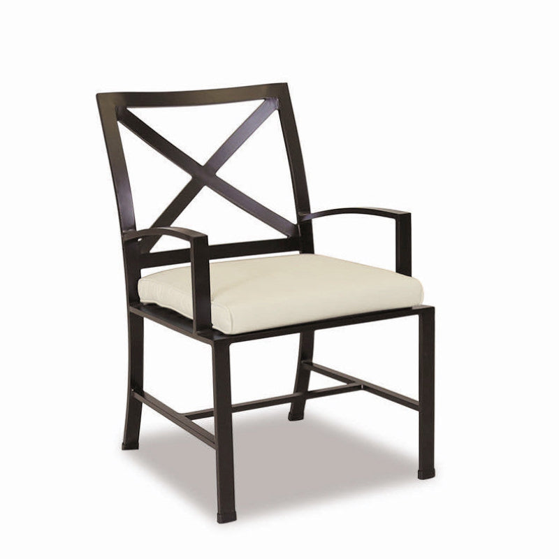 Sunset West La Jolla 48" Round Dining Table With Dining Chairs