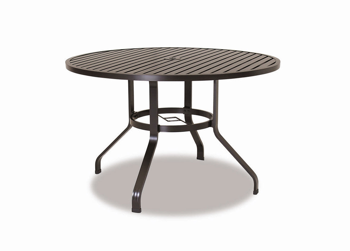 Sunset West La Jolla 48" Round Dining Table With Dining Chairs