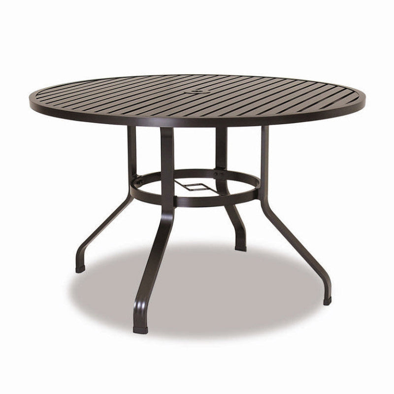 Sunset West La Jolla 48" Round Dining Table With Dining Chairs