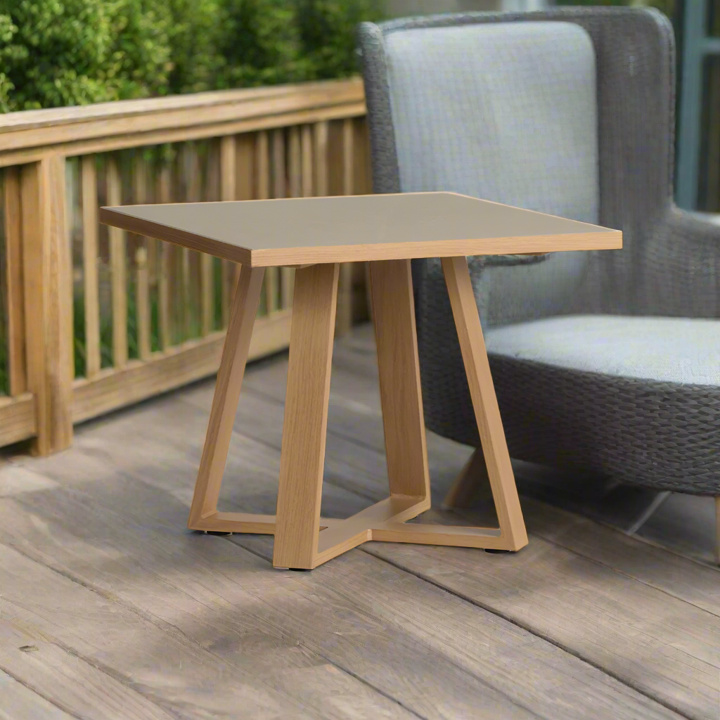 Lloyd Flanders Pursuit 24" Square End Table