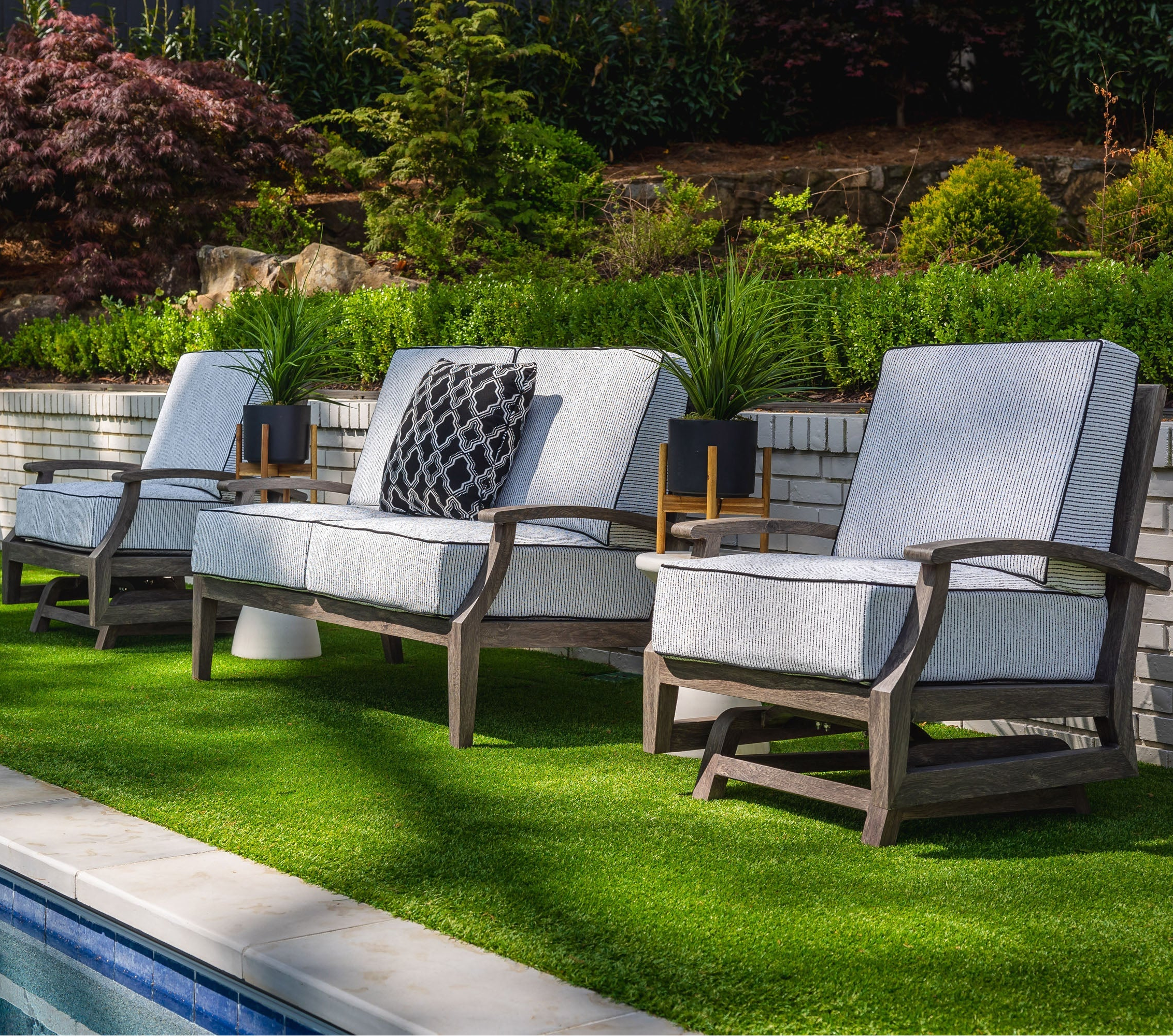 Lloyd Flanders Frontier Spring Rocker