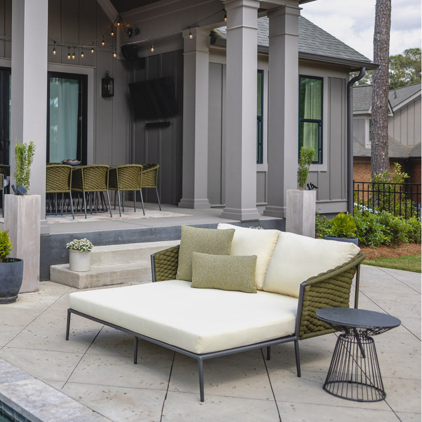 Lloyd Flanders Escape Aluminum Daybed