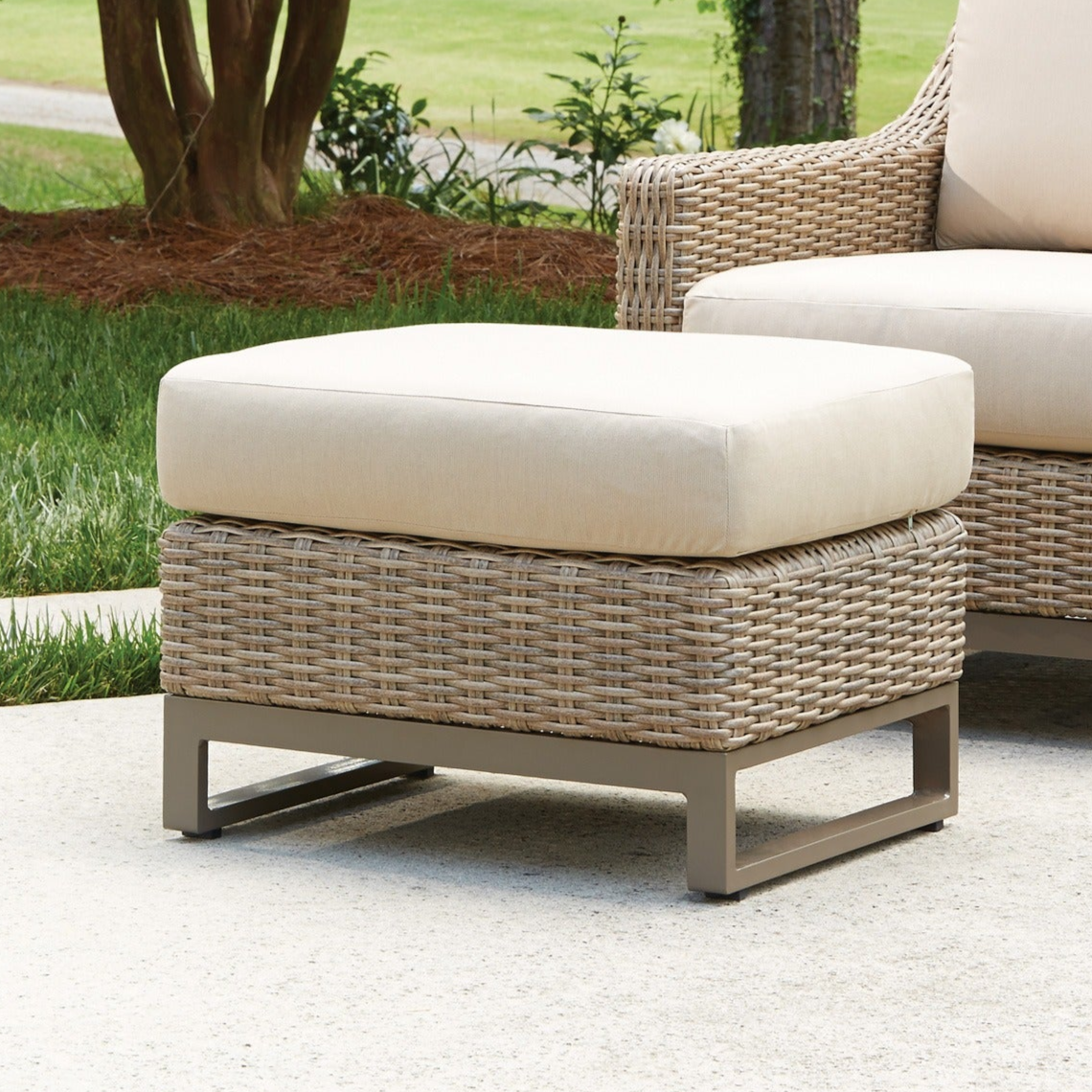 Lloyd Flanders Milan Woven Vinyl Ottoman