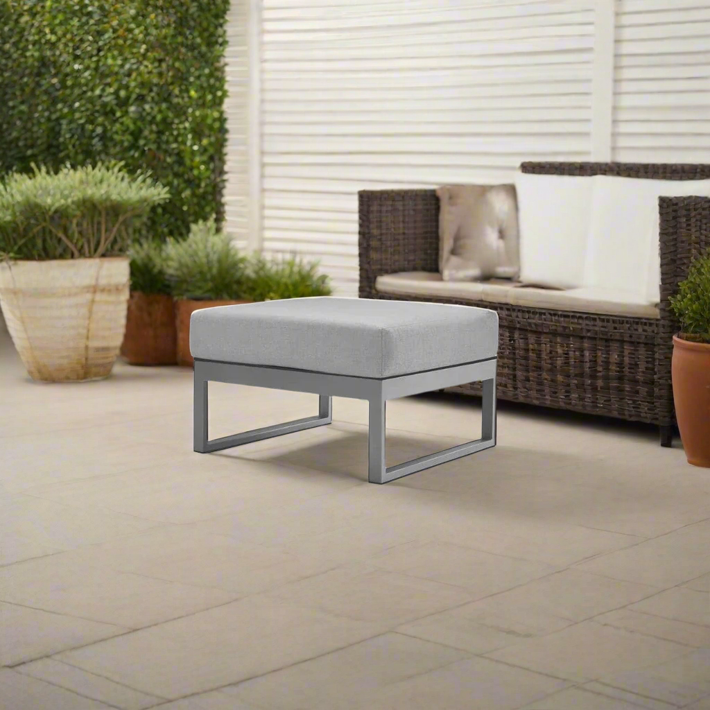 DecoScape Modera Ottoman