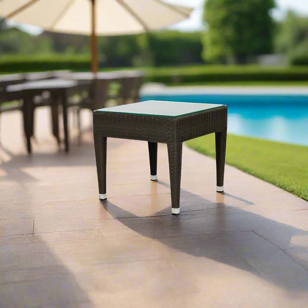 DecoScape Zen Wicker End Table