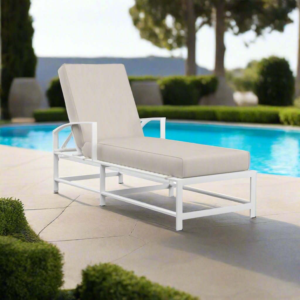 Sunset West Bristol Chaise