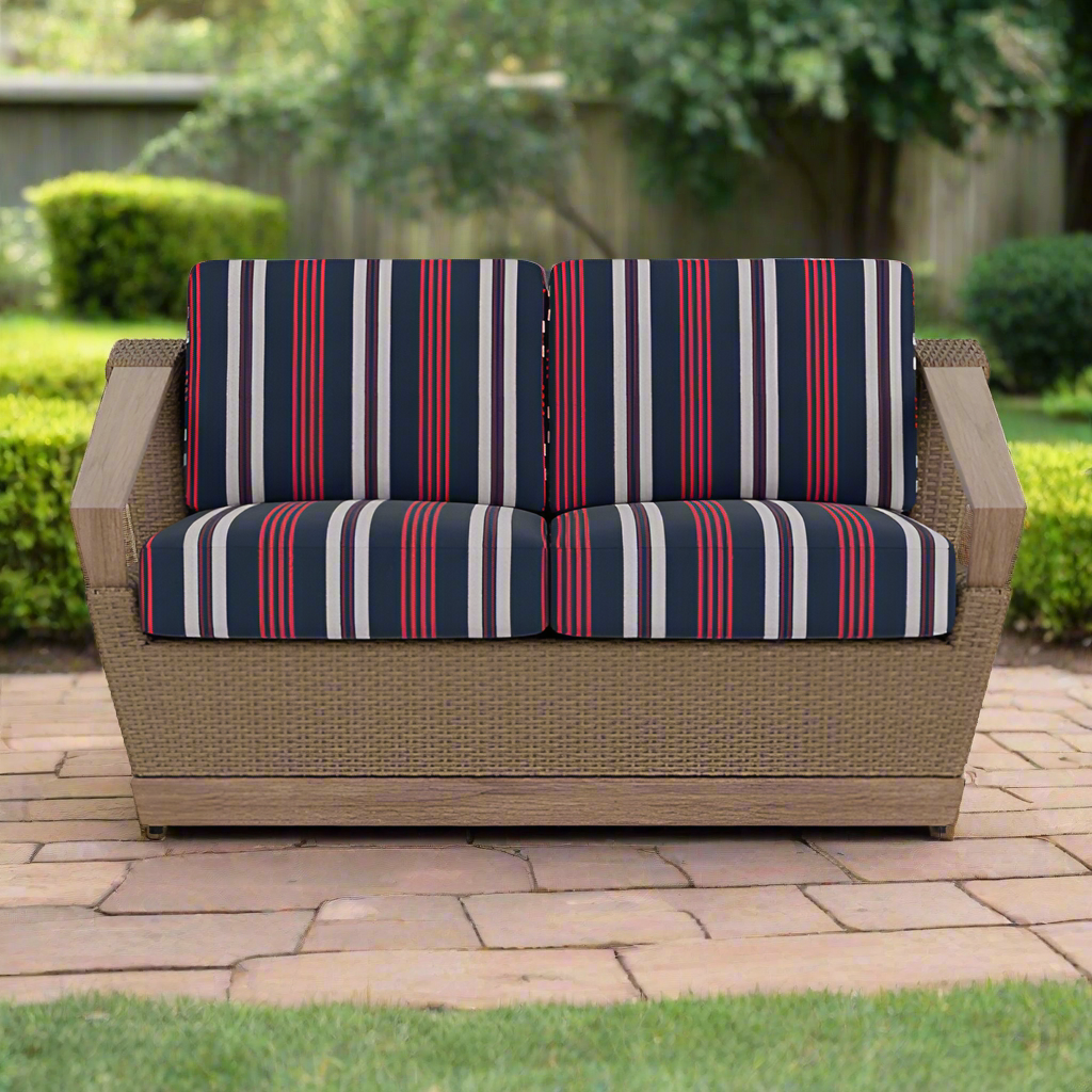 Lloyd Flanders Charisma Loveseat